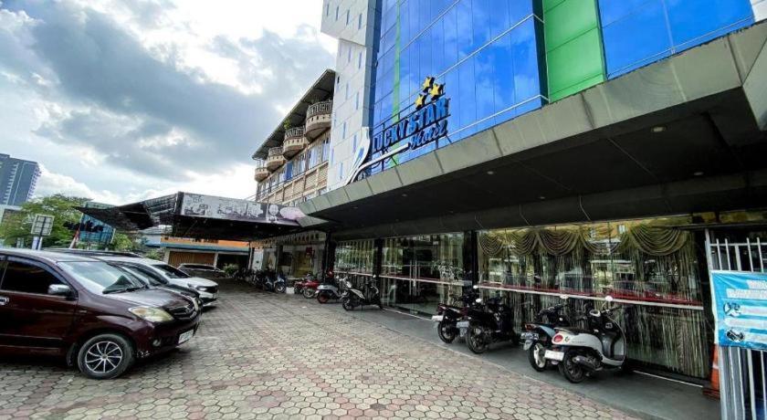 נגויה Lucky Star Hotel מראה חיצוני תמונה