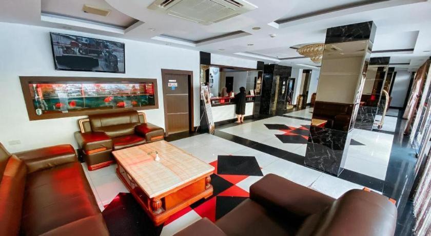 נגויה Lucky Star Hotel מראה חיצוני תמונה
