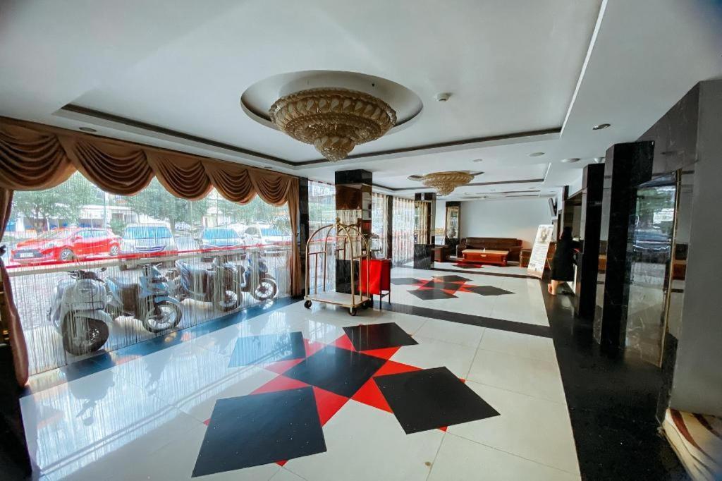 נגויה Lucky Star Hotel מראה חיצוני תמונה