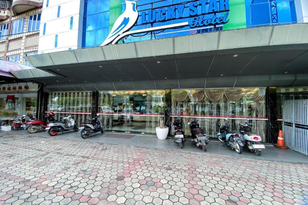 נגויה Lucky Star Hotel מראה חיצוני תמונה