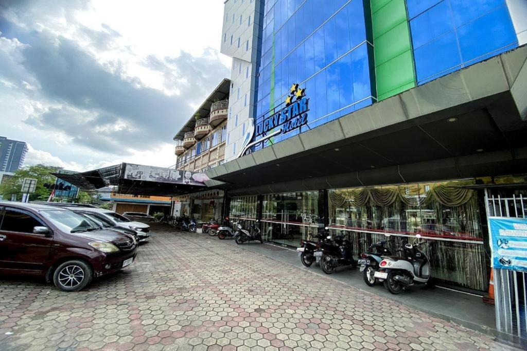 נגויה Lucky Star Hotel מראה חיצוני תמונה